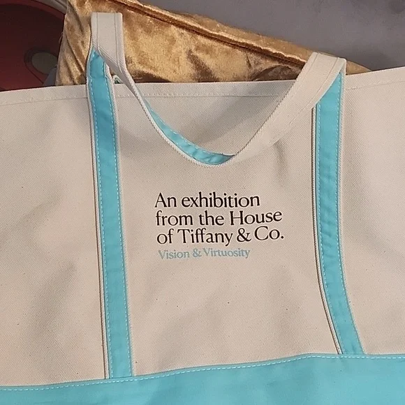 Tiffany&Co large tote bag .... New great gift - Picture 3 of 8